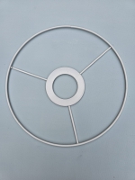 Platte witte ring met kruis diameter 20