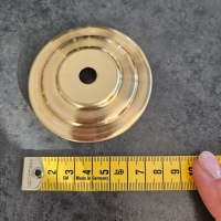 Afdekplaatje voor lampenvoet getrapt messing 75 mm
