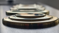 Afdekplaatje voor lampenvoet getrapt messing 85 mm